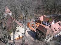 Blick vom Aussichtsturm auf den Biergarten